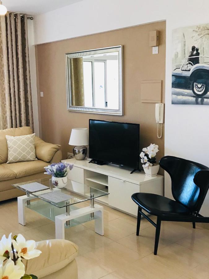Pool Apartment Larnaca Luaran gambar
